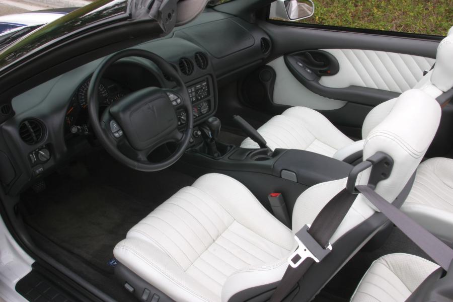  Pontiac Firebird Trans Am Convertible 30th Anniversary 1999 года  (фото 2 из 4)